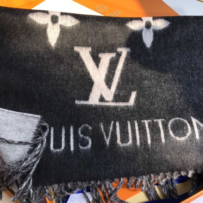 Louis Vuitton Scarf LV00046